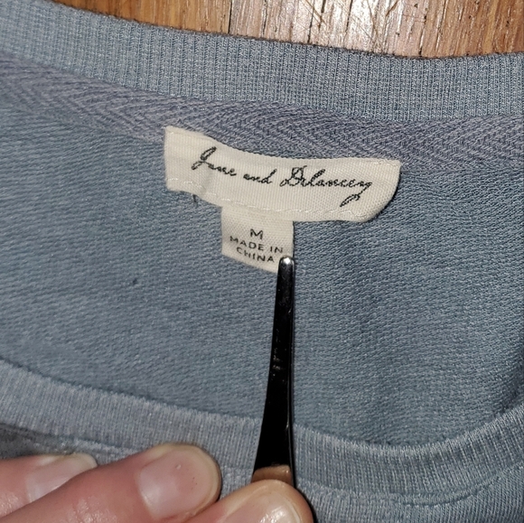 Jane And Delancey Camouflage Short Sleeve Top - Picture 2 of 10